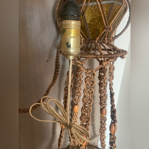 Vintage macrame flower pot holder with light - Picture 4 of 7